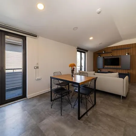 Cozy And Modern Flat With Balcony In Muratpasa, Antalya 아파트 *